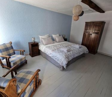 Gibourne Bed & Breakfast | ESCALE AU CLOS SAINT MARTIN DE JUILLERS Gîtes et Chambres d'hôtes