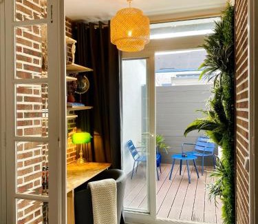 Sainte-Anne - Faubourg Noyon Apartment | Escale bohème - Terrasse en centre-ville - Gare