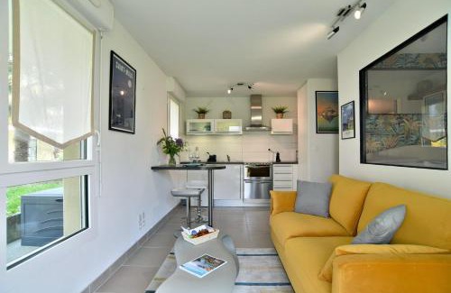 Dinan Apartment | Escapade - Appartement avec parking privé et jardin