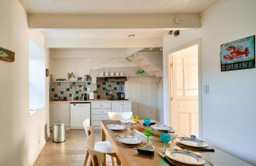 Saint-Guenole House | Escapade dans une belle longere a Penmarch
