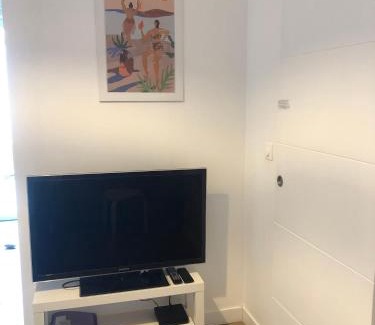 Baille Apartment | Escapade marseillaise proche de la mer plein sud avec jardin privé - clim & wifi gratuit