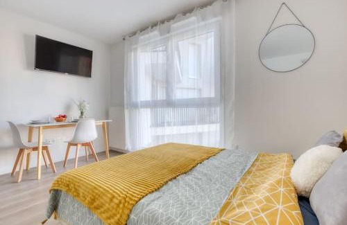 Villeneuve-la-Garenne Apartment | Escapade parisienne à 25 minutes de la Tour Eiffel