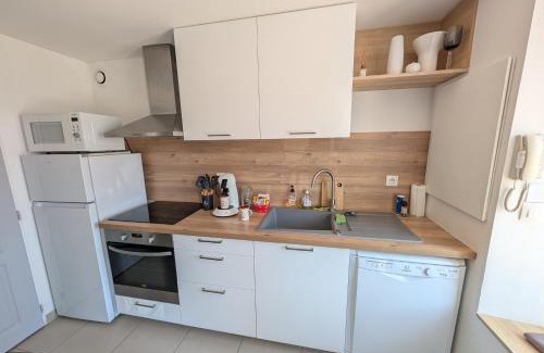 Chasseneuil-du-Poitou Apartment | Escapade poitevine - Maison climatisée avec 3 Ch - 4 min Futuroscope et Aquascope