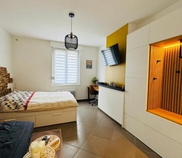 Saint-Omer Apartment | Escapade - Studio cosy au centre de Saint-Omer