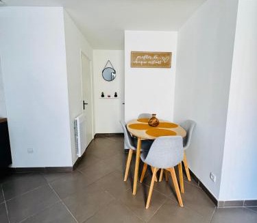 Saint-Omer Apartment | Escapade - Studio cosy au centre de Saint-Omer