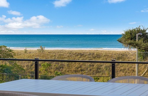 Bilinga Apartment | Escape 202 - Beachfront Luxury in Bilinga - Linen Provided - Min. 3 Night Stays