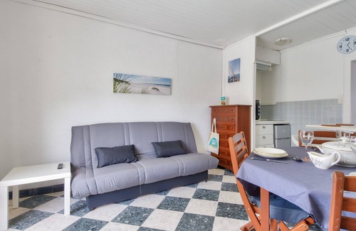 Noirmoutier-en-l'Ile Ski Chalet | Escape 400m from Sableaux beach