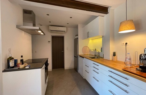 Aubagne Apartment | Escape and Comfort in Aubagne with Shared Pool