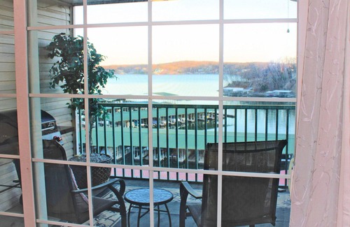 Lake Ozark Condo | Escape at the Lake