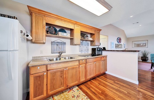 Galveston House | Escape | Bay Views | Large Deck | Group Ready