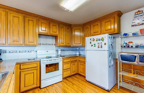 Crystal Beach House | Escape | Gulf Views | Large Deck | Pet Friendly