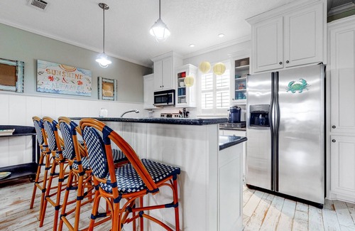 Crystal Beach House | Escape | Gulf Views | Basketball Hoop | Sleeps 16
