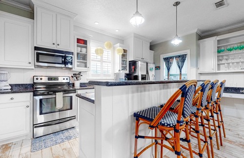 Crystal Beach House | Escape | Gulf Views | Basketball Hoop | Sleeps 16