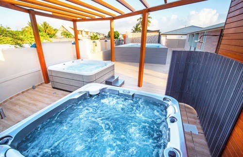 Port-Louis House | Escape in the heart of the city T2 Jacuzzis Sauna and swimming pool