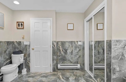 Danbury House | Escape Into The Privacy & Charm Of The Lucky 12 House