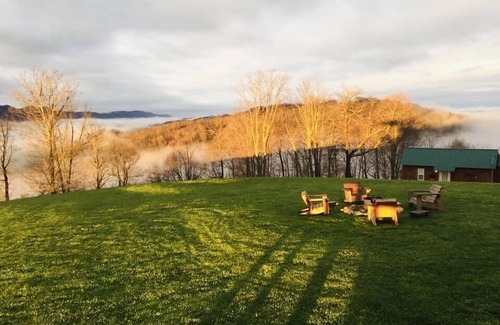 Thorn Hill Cabin | Escape life’s busyness at Bear in Mind cabin
