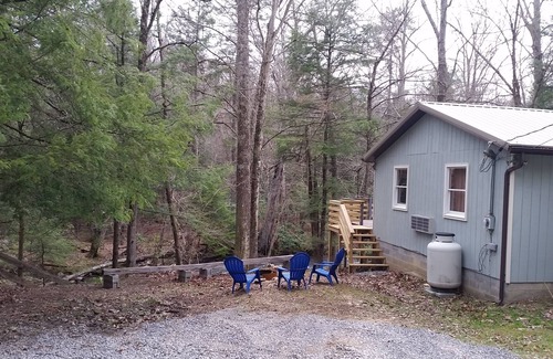 French Creek Cabin | Escape on the river
