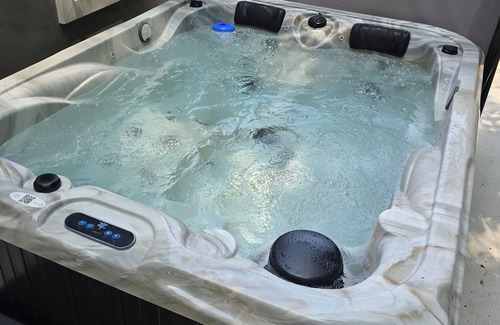 Dandridge Cottage | Escape reality at Douglas lake, HOT TUB, fire pit, Lake views. Couples Retreat.