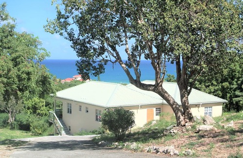 Cedar Grove Cottage | Escape the cold during the holidays & stay at Conrads! A Tropical Getaway!