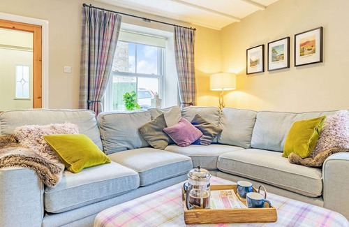 Low Eskcleth Cottage | Escape the hustle and bustle with a stay in this beautiful cottage, great walks, stunning scenery, p