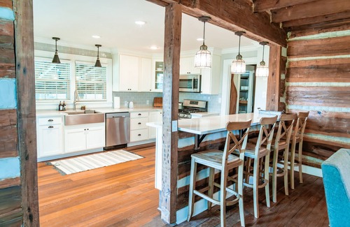 Columbia House | Escape to 1800 charm. 31ac Farm. Pond. Fire Pit.