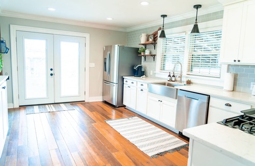 Columbia House | Escape to 1800 charm. 31ac Farm. Pond. Fire Pit.