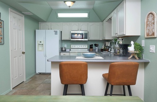 Cottonwood-Verde Village House | Escape to a charming 3-bedroom, 2-bath retreat in Cottonwood, AZ. Nestled near Sedona’s red rocks.