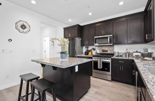 North Natomas House | Escape to a Dreamy and Stylish Home in Natomas!