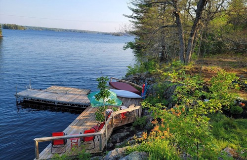 North Kawartha Cottage | Escape to a Lakeside Retreat on Stoney Lake