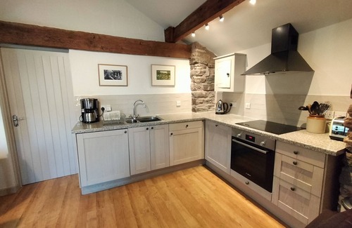 Wells Cottage | Escape to a lovely vineyard cottage near the Somerset Levels