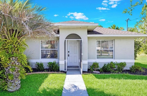 Indian Trails House | Escape to amazing pool home in Palm Coast FL, heated pool and spa