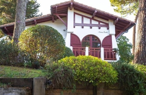 Pyla-sur-Mer Villa | Escape to Arcachon Bay: Luxurious Retreat and Exciting Adventures