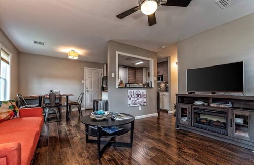 Waco House | Escape to Bear Den Retreat—your private Waco sanctuary just 5 mins from Baylor Whether you're gathering with family, going to the game or chasing Chip & Jo dreams, this Texas stay is where style meets soul.