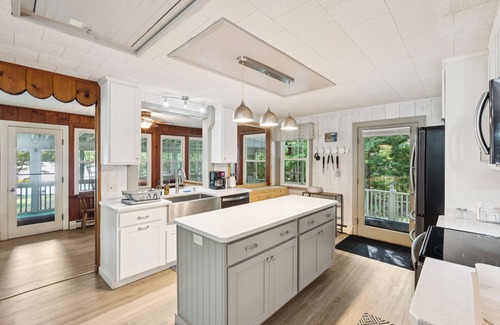 Livermore House | Escape to Cozy Cove - Waterfront Camp Round Pond