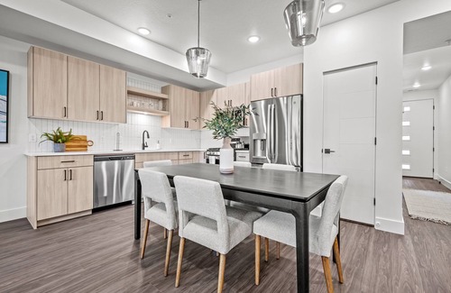 Eden Condo | Escape to Eden PtC103|Ski Getaway|Fireplace & View