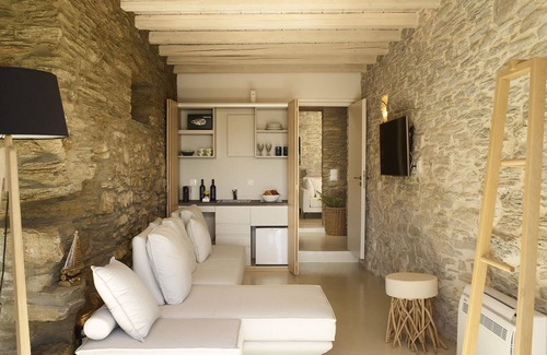 Kato Fellos Villa | Escape to elegance: Heliades Suite in Andros, Greece, pool, 2 bedrooms.