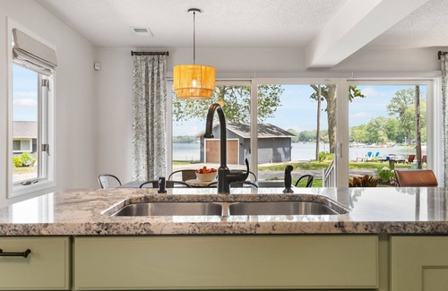 Fennville House | Escape to Hutchins Lake