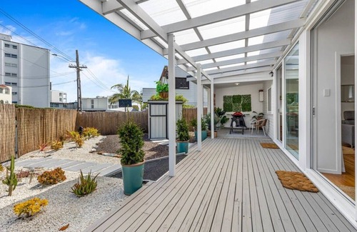 Kohimarama House | Escape to Kohi Cottage - Your Beachside Haven