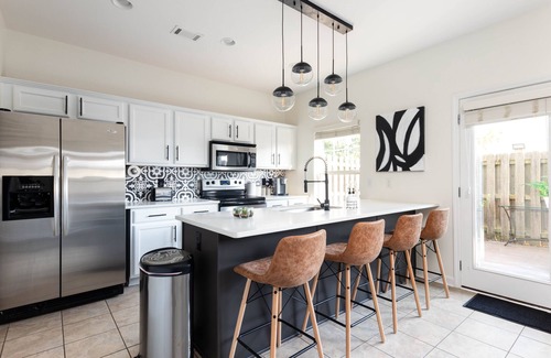 Hurwood Heights House | Escape to Luxury: Nashville's Chic Townhouse Haven/Near Gulch and Downtown