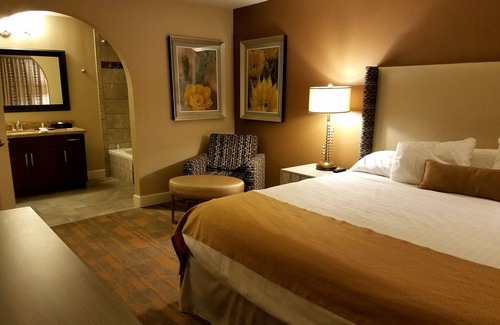 Las Vegas Resort | "Escape to Luxury - Your Ultimate Desert Oasis Awaits!"