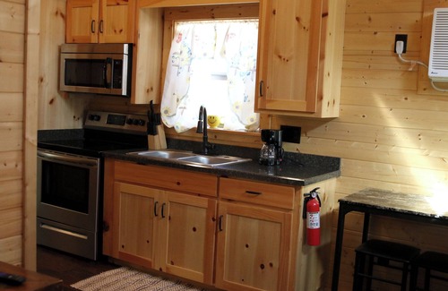 Pipe Creek Cabin | - Escape to MewMaw’s Cabin at Al’s Hideaway—Your Perfect Hill Country Retreat!