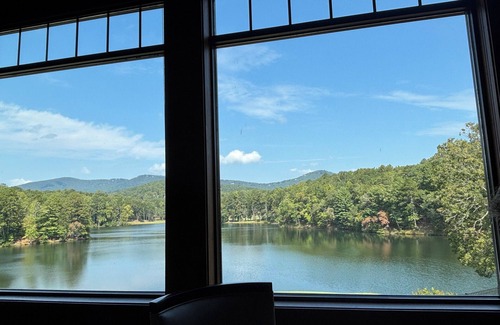 Jasper House | Escape to Nature in Style with Resort-Style Relaxation