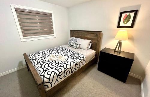Thorold House | Escape to Niagara 6 bedrooms, 5 baths with a game room, arcades