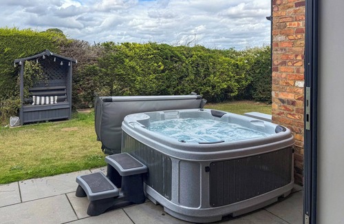 Ganton Cottage | Escape to our luxury cottage in Ganton, near Scarborough.