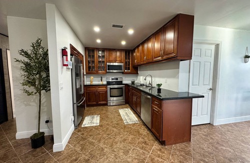 Lauderhill House | "Escape to paradise: Relax at Splendid Scapes with pool and game room"