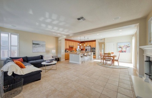 Windsor House | Escape to Paradise: Stunning Home in the Heart of Wine Country