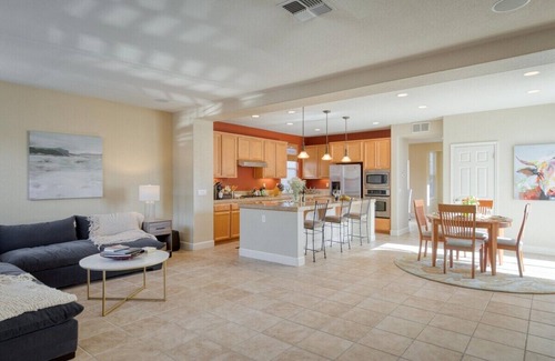 Windsor House | Escape to Paradise: Stunning Home in the Heart of Wine Country