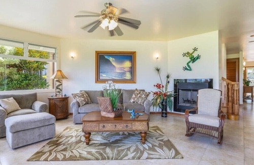 Queen Emmas Bluffs House | Escape to Paradise - 2-Bedroom Luxury Home with Spectacular Views