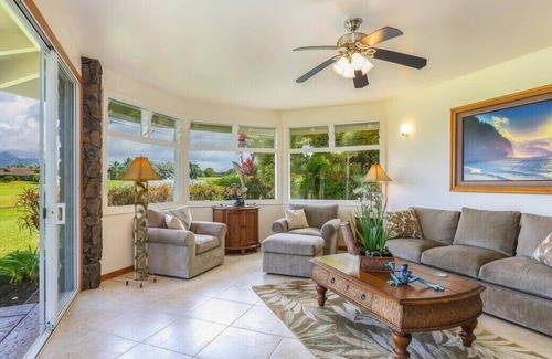 Queen Emmas Bluffs House | Escape to Paradise - 2-Bedroom Luxury Home with Spectacular Views
