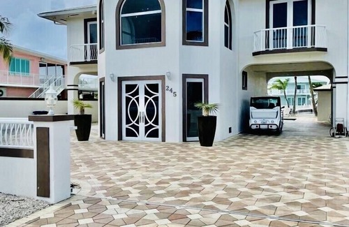 Key Largo House | ESCAPE TO PARADISE! WATERFRONT PROPERTY! LOWEST PRICE IN THE KEYS! BEST LOCATION